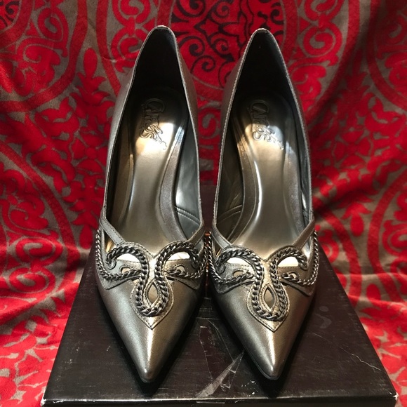 Unique heels - Picture 2 of 4